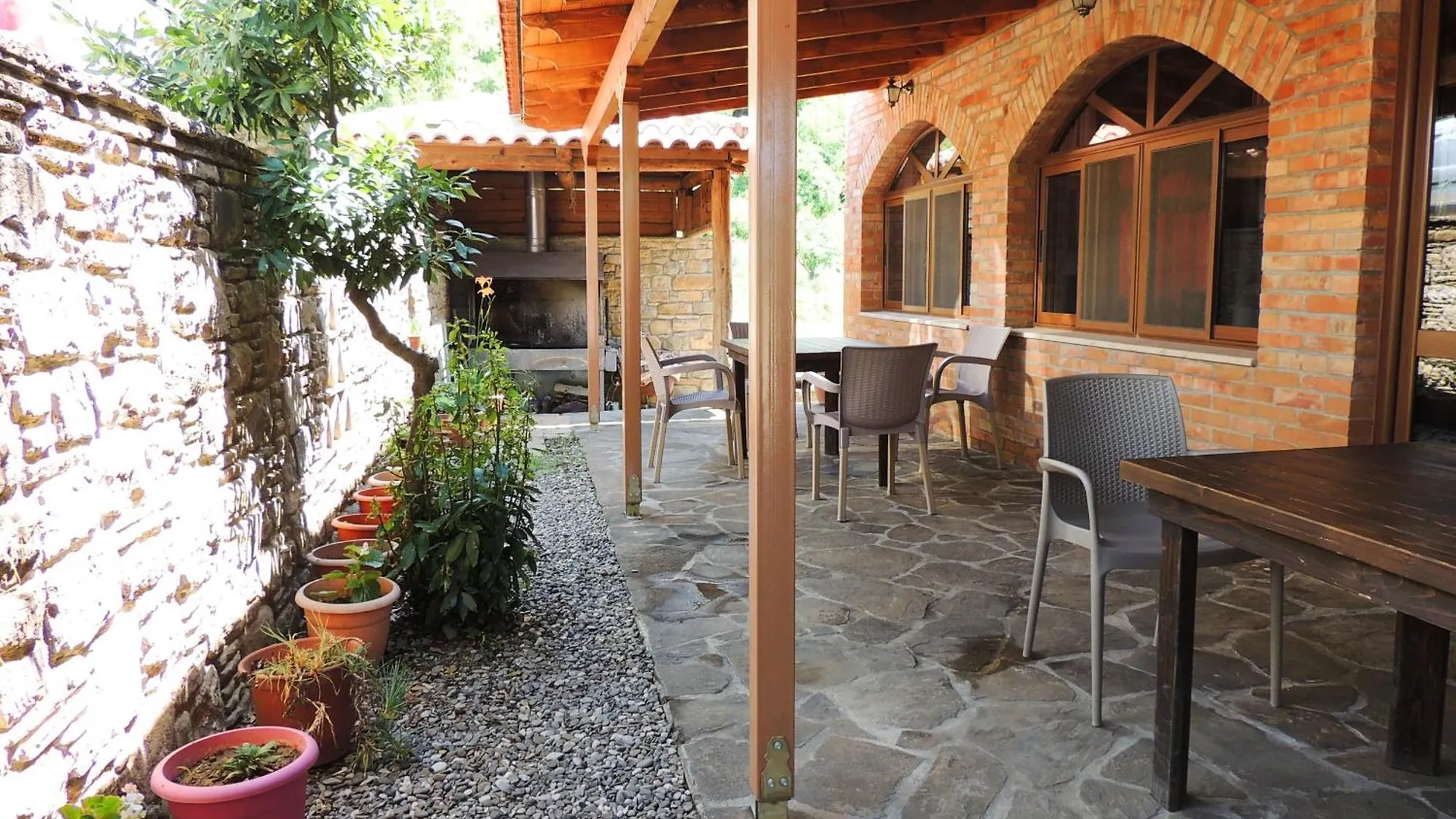 Guesthouse Parents House Berat 0*,  Albania